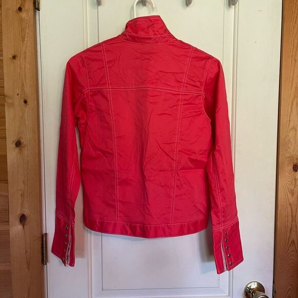 Nike Womens jacket size XS
Pink’ish/red shade of color
Snap sleeves - Picture 6 of 8